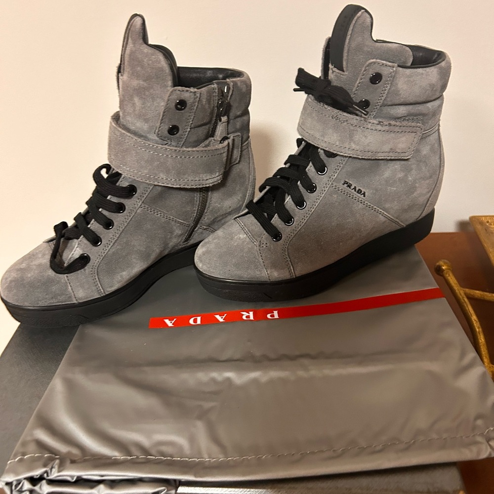 Prada suede Wedge Sneakers Women’s Sz EU 35.5  Hi Top Strap Lace Gray - Picture 9 of 9